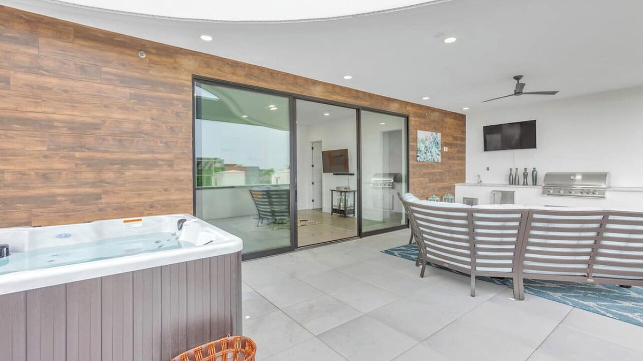 Photo of Patio Balcony in Neartown