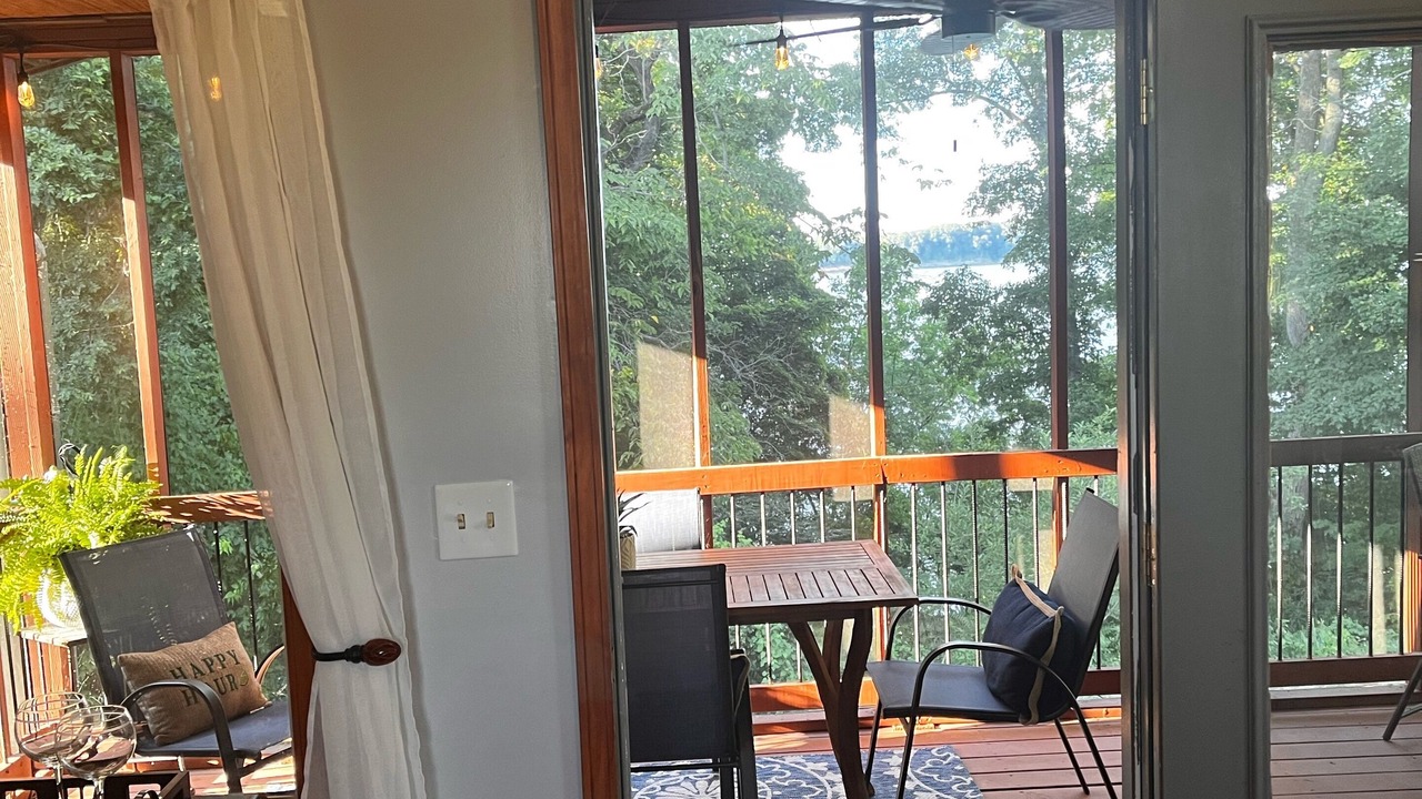 Photo of Bedroom in Scottsville