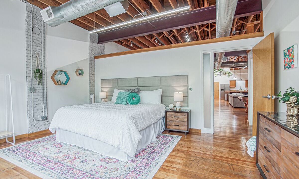 Photo of Bedroom in Crossroads Arts District