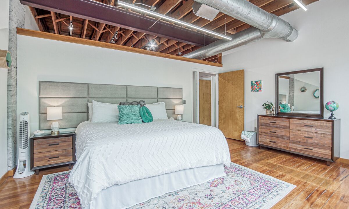 Photo of Bedroom in Crossroads Arts District