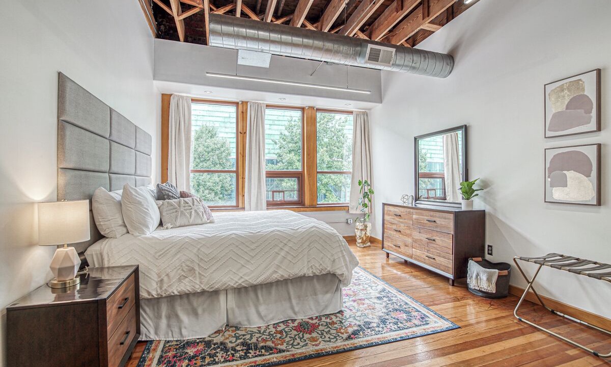 Photo of Bedroom in Crossroads Arts District