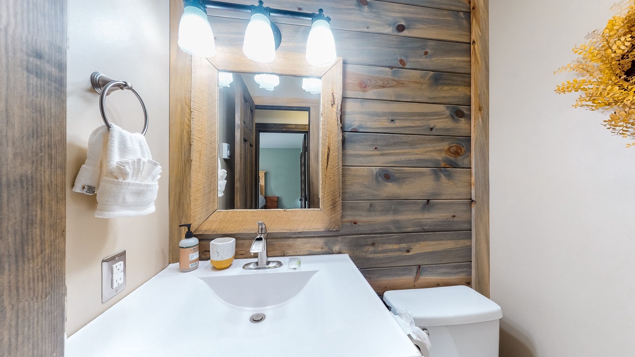 Photo of Bathroom in Summit Cove