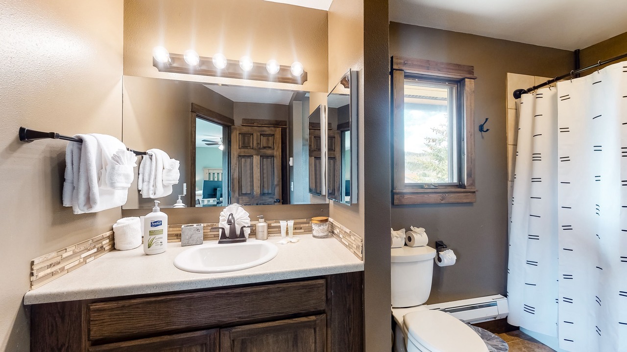 Photo of Bathroom in Summit Cove