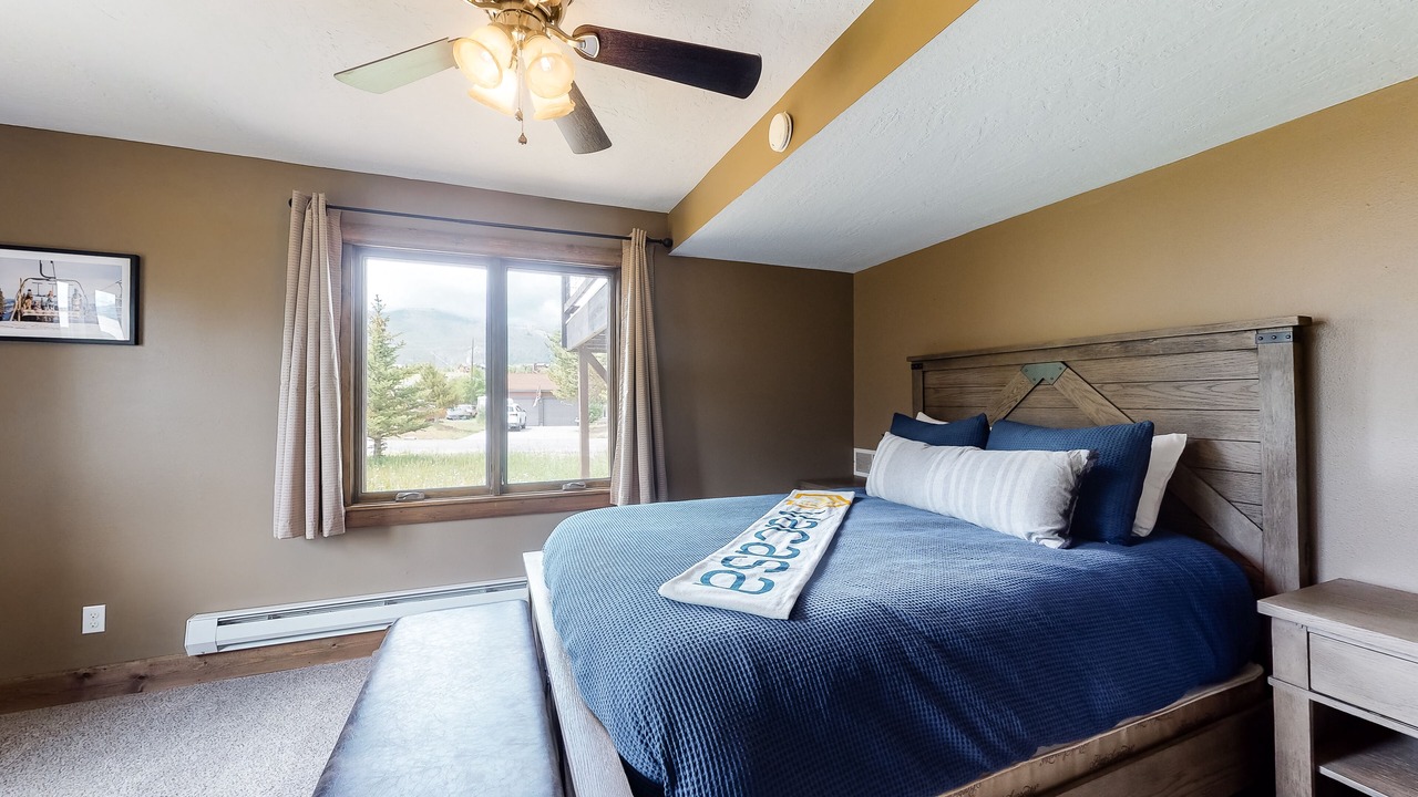 Photo of Bedroom in Summit Cove
