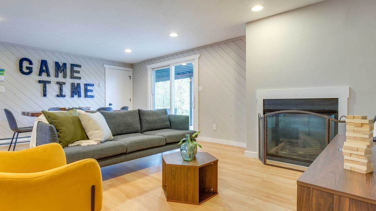 Photo of Livingroom in Evergreen Meadows