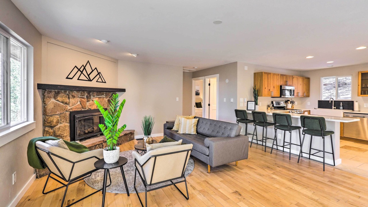 Photo of Livingroom in Evergreen Meadows