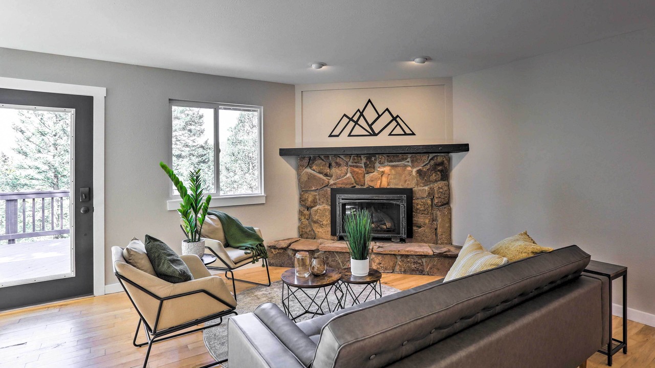 Photo of Livingroom in Evergreen Meadows