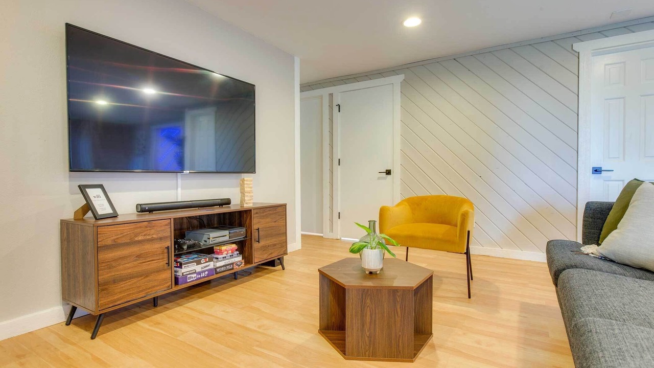 Photo of Bedroom in Evergreen Meadows