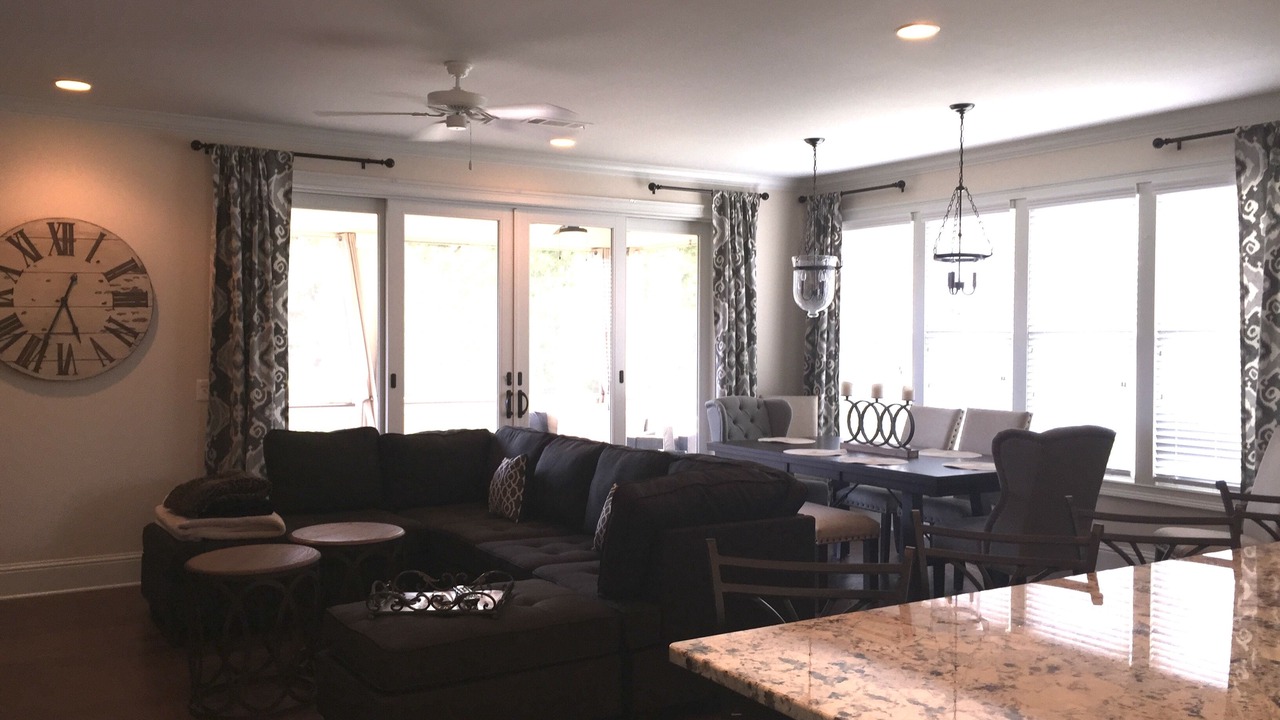 Photo of Livingroom in Reynolds Landing