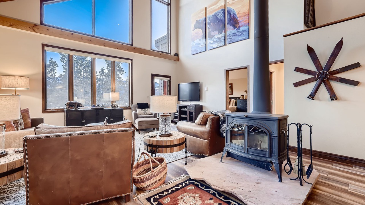 Photo of Livingroom in Forest Hills
