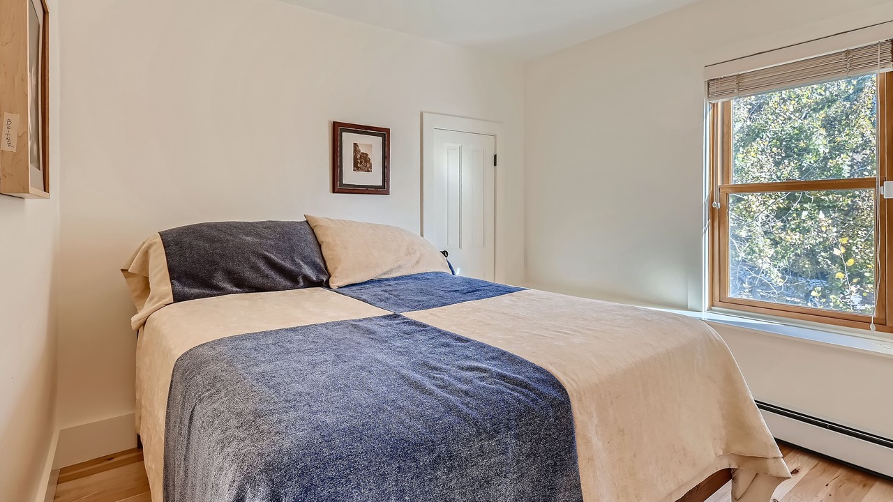 Photo of Bedroom in Downtown