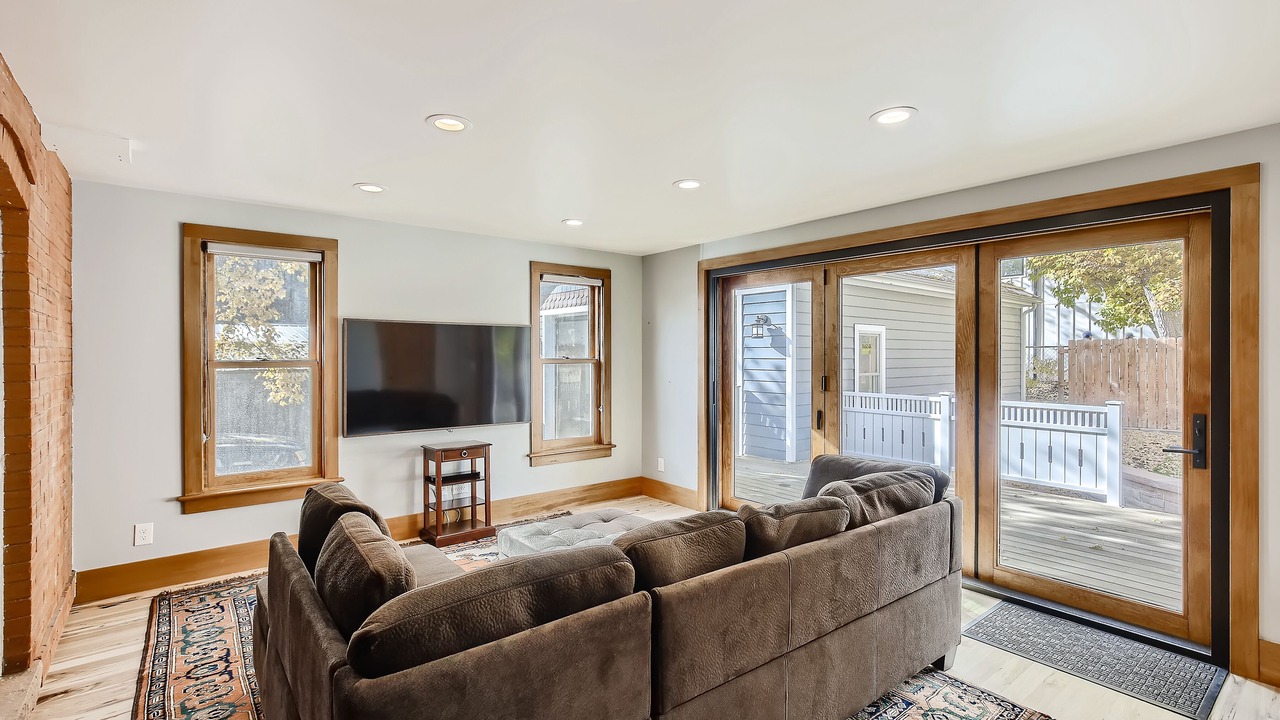 Photo of Livingroom in Downtown