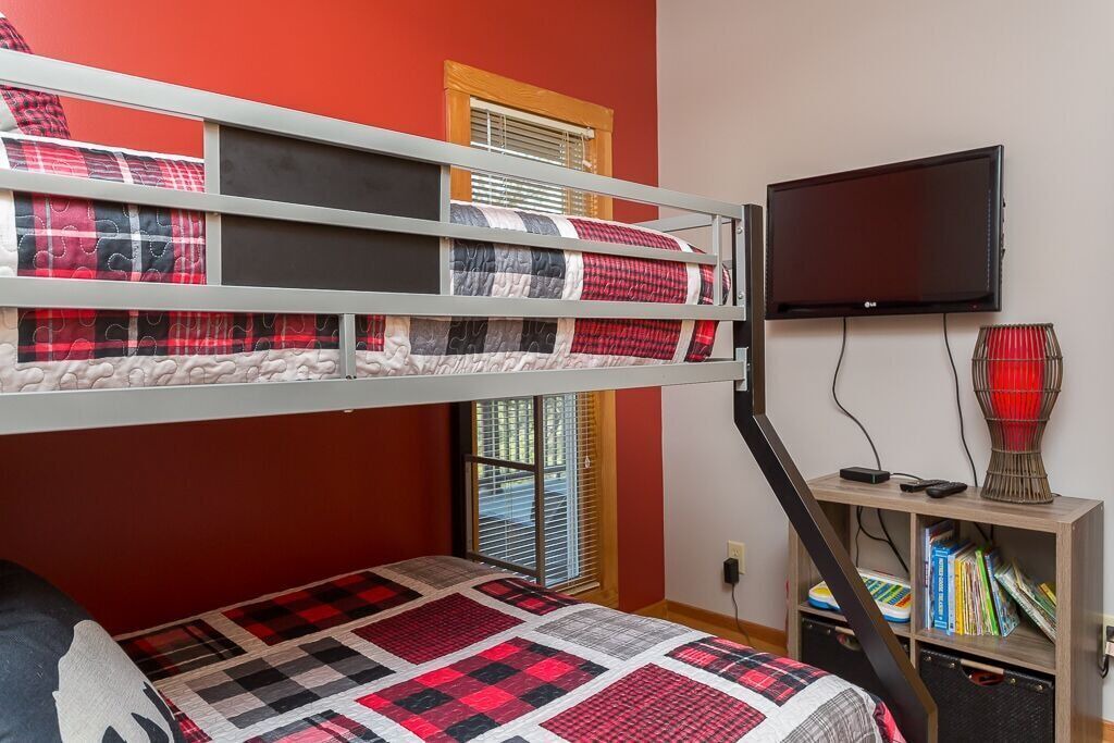 Photo of Bedroom in Massanutten