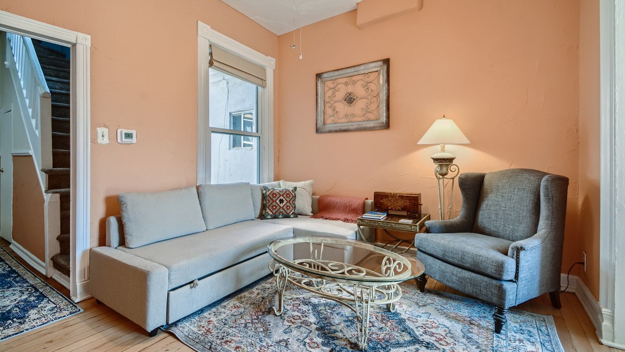 Photo of Livingroom in Lincoln Park