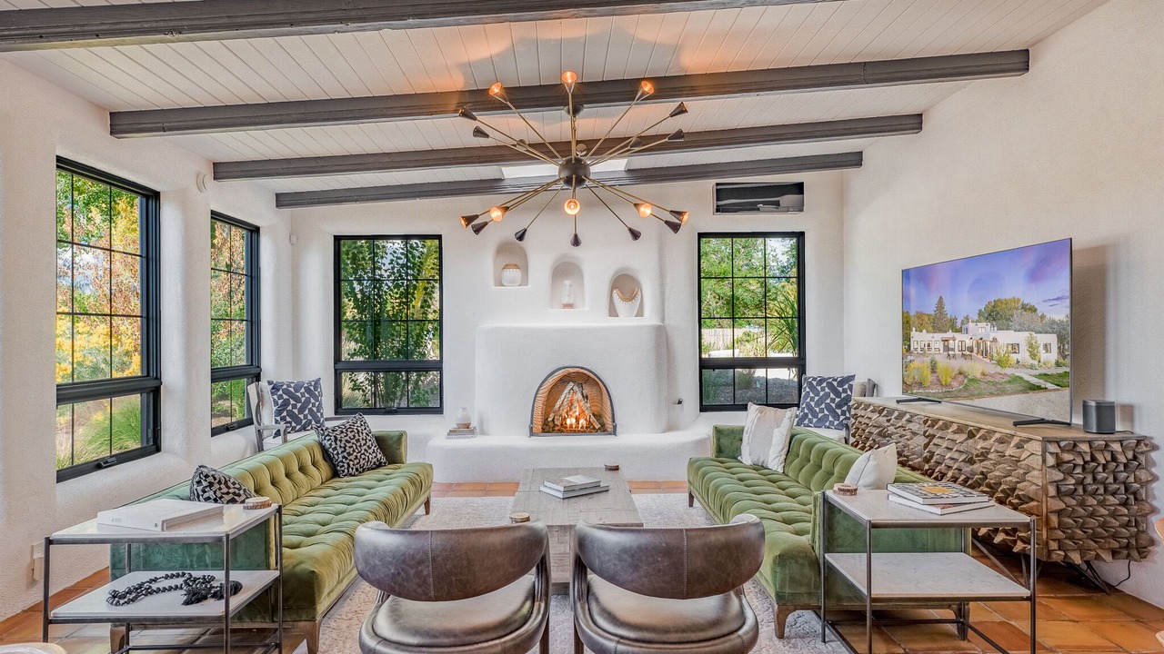 Photo of Livingroom in Taos