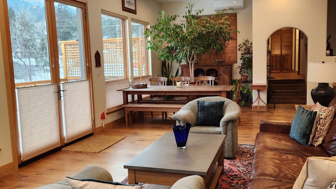 Photo of Livingroom in Jamestown