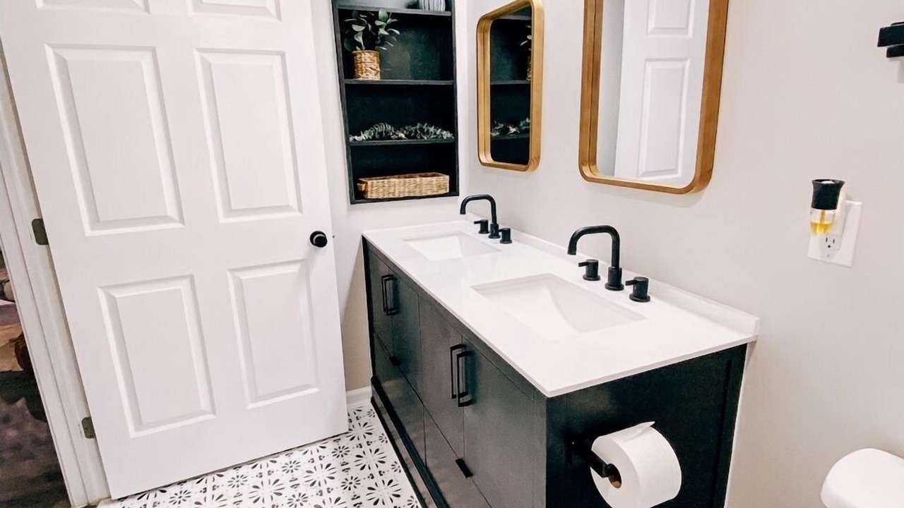 Photo of Bathroom in Vaught