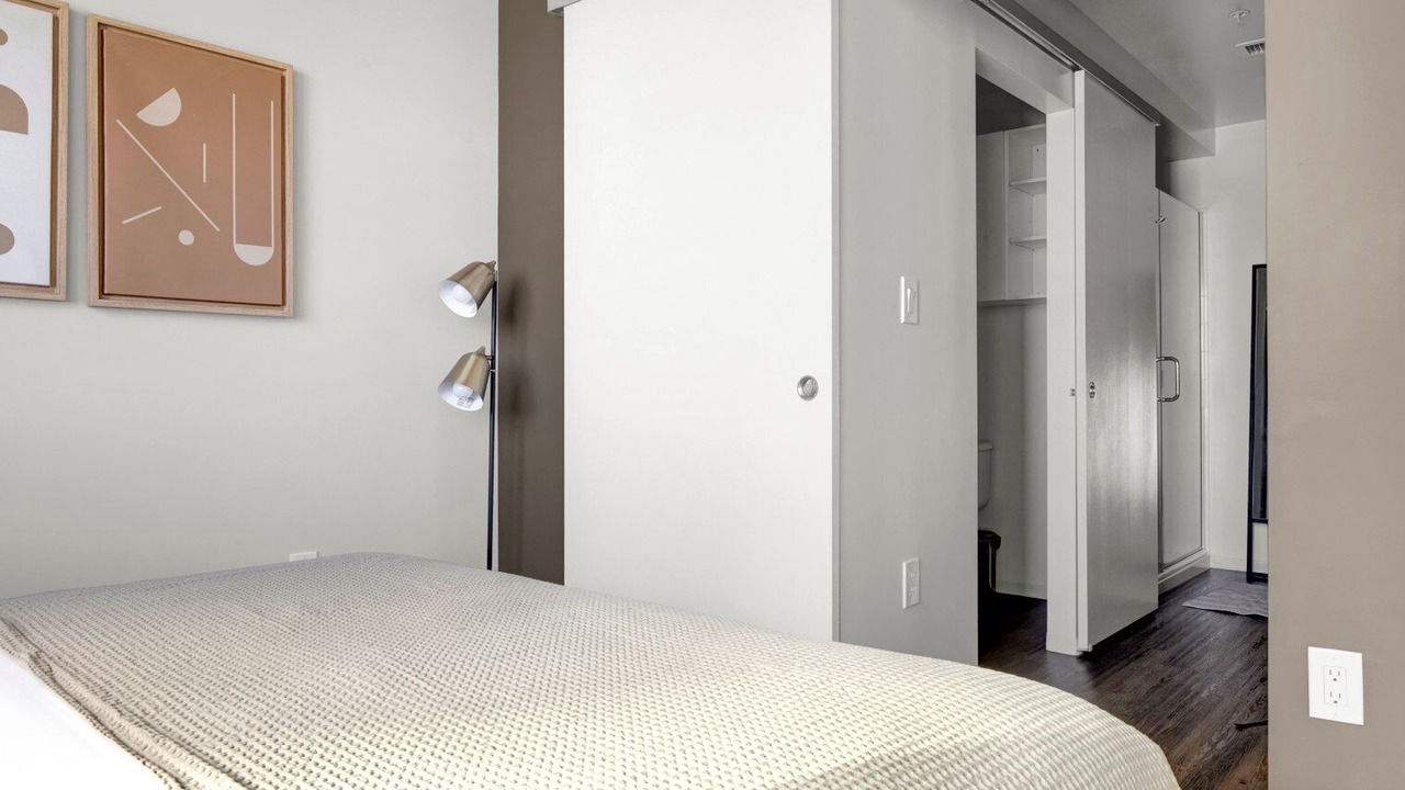 Photo of Bedroom in Theatre District