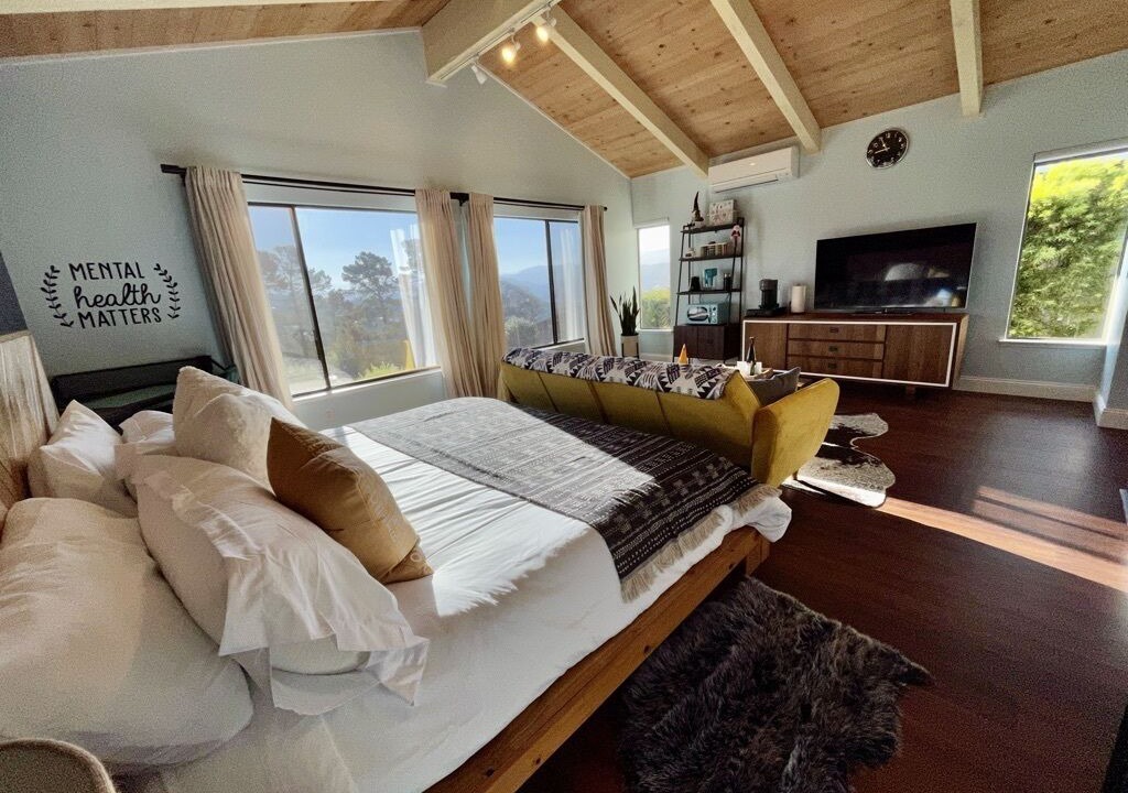 Photo of Bedroom in Northeast Carmel