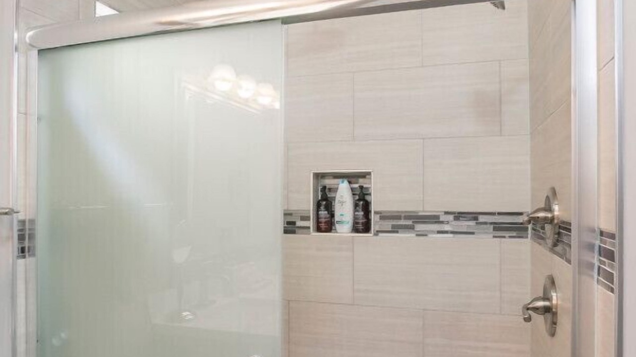 Photo of Bathroom in Hurwood Heights