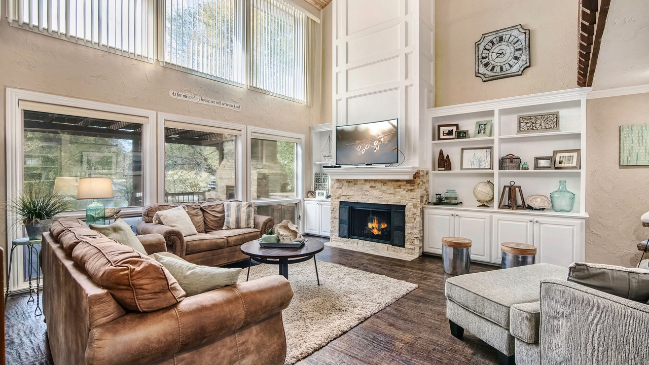 Photo of Bedroom in Holly Lake Ranch