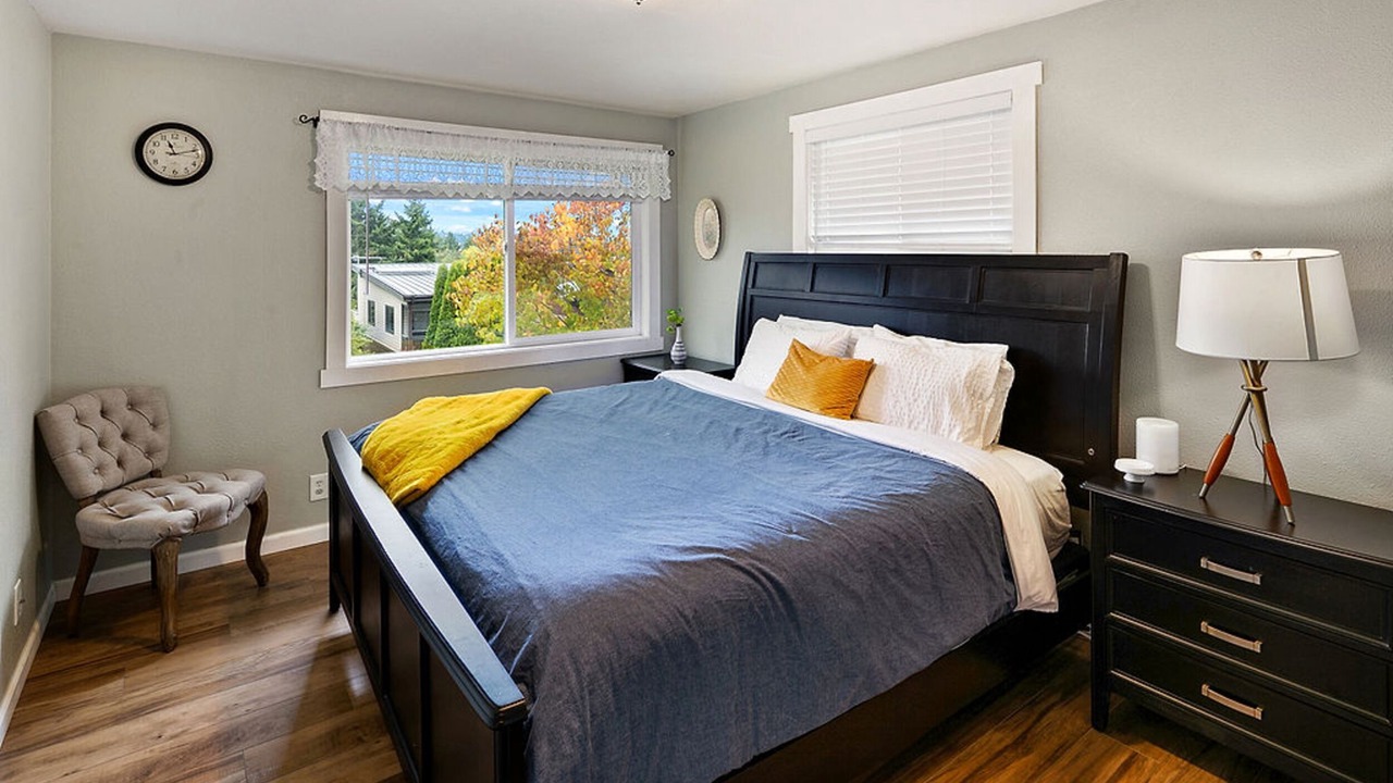 Photo of Bedroom in Lake Forest Park