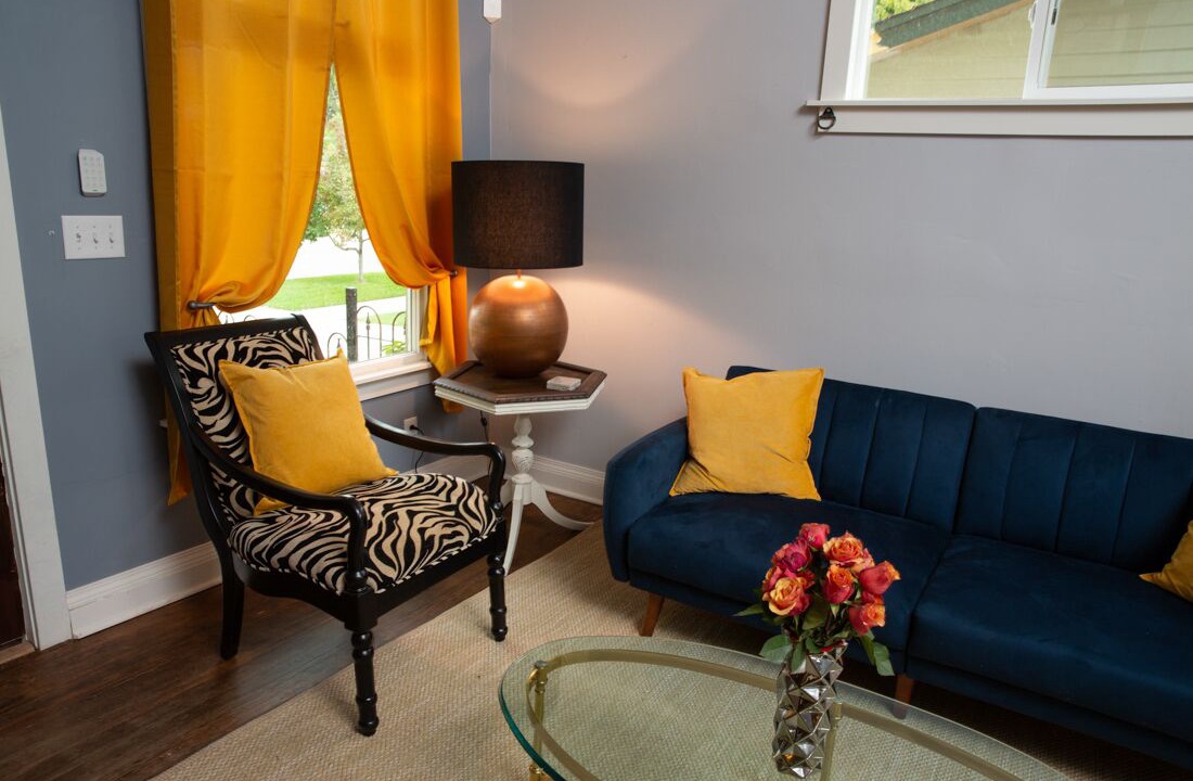 Photo of Livingroom in Aztec