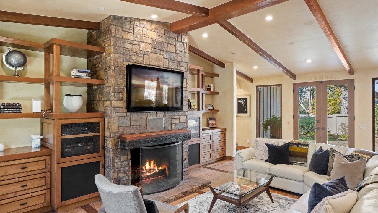 Photo of Livingroom in Northeast Carmel
