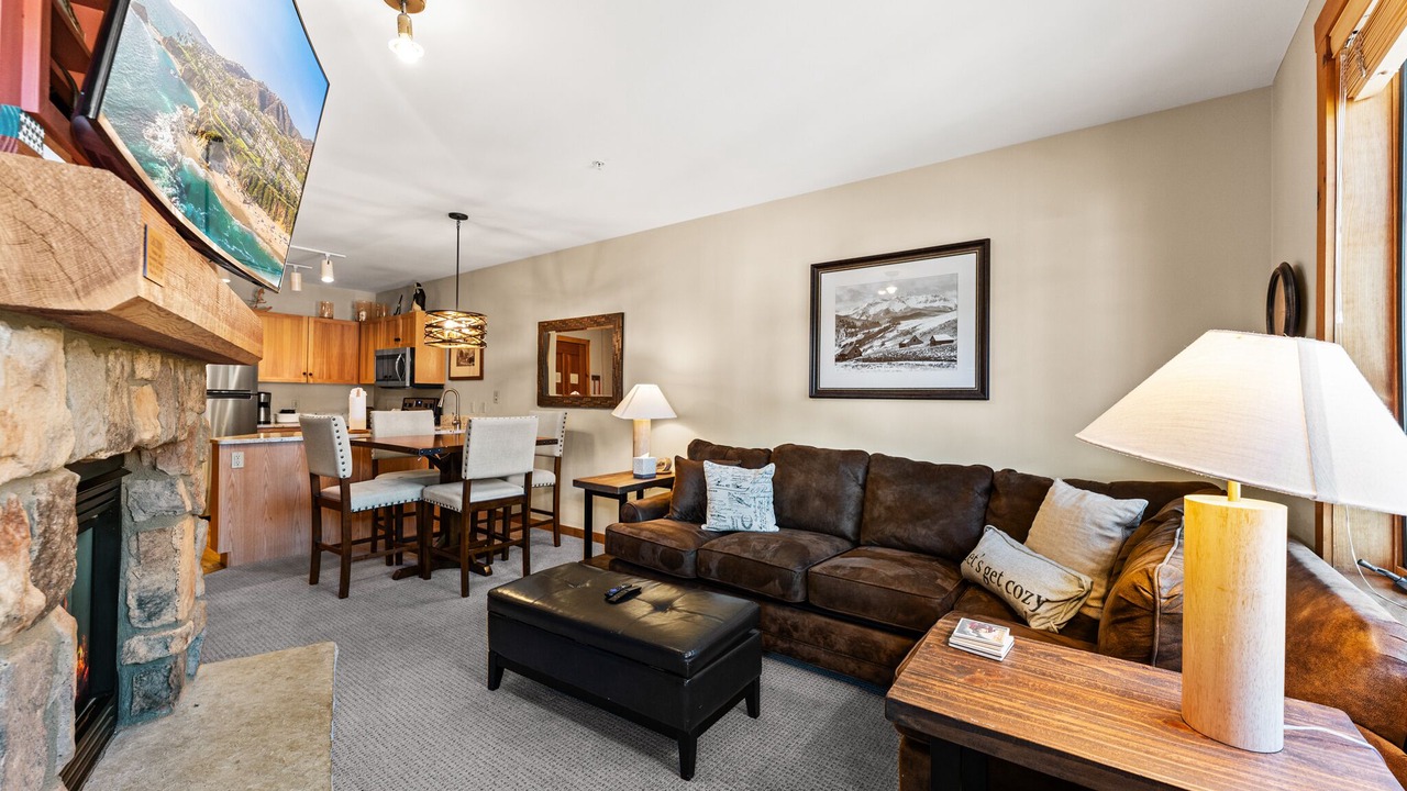 Photo of Livingroom in River Run