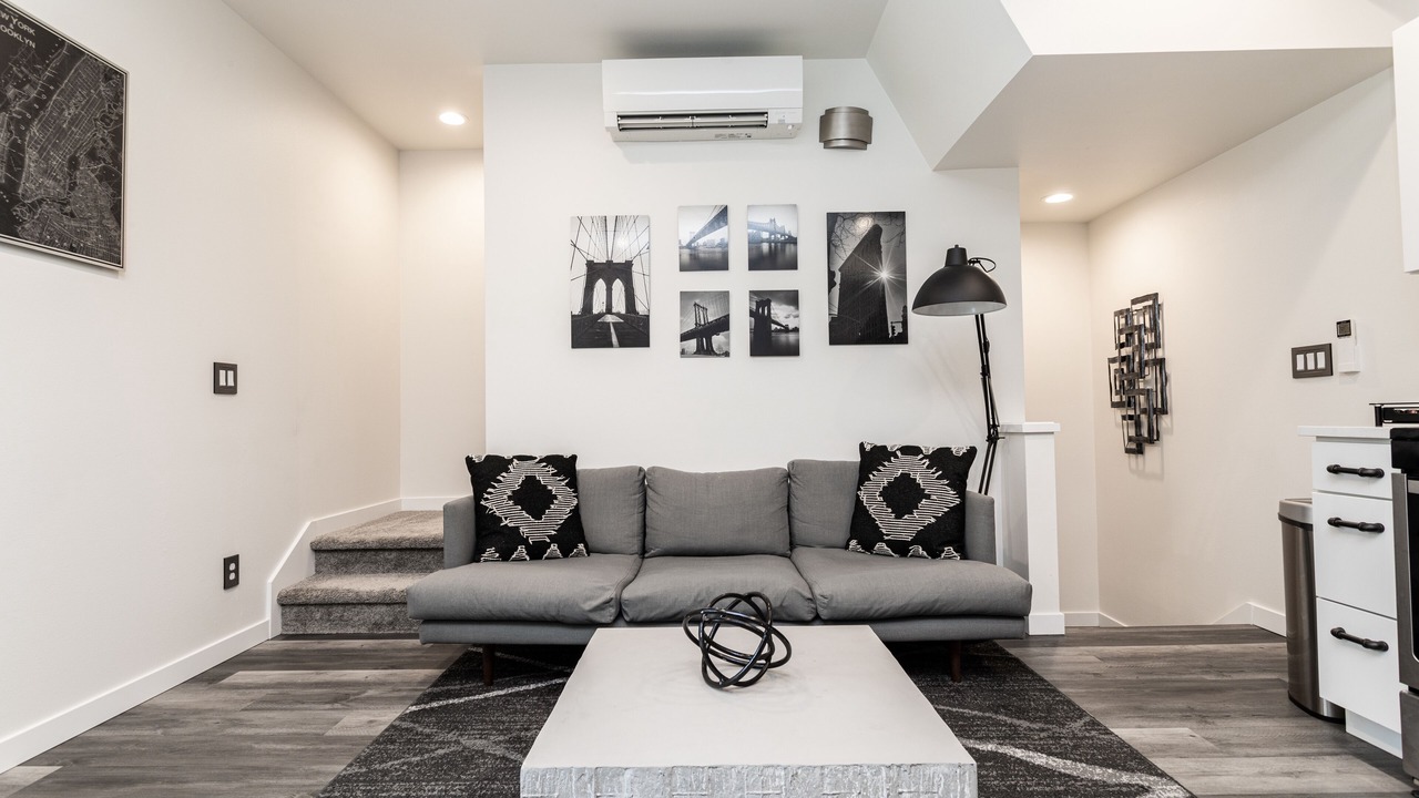 Photo of Bedroom in Broadway