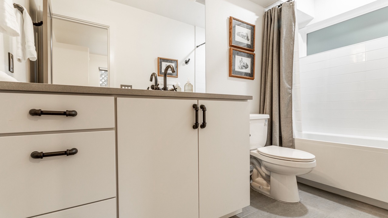 Photo of Bathroom in Broadway