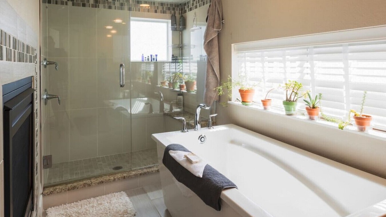 Photo of Bathroom in Sloan Lake