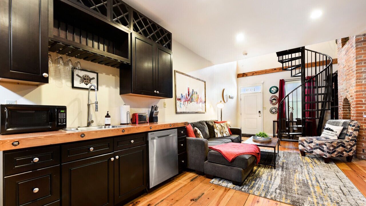 Photo of Livingroom in East Allegheny