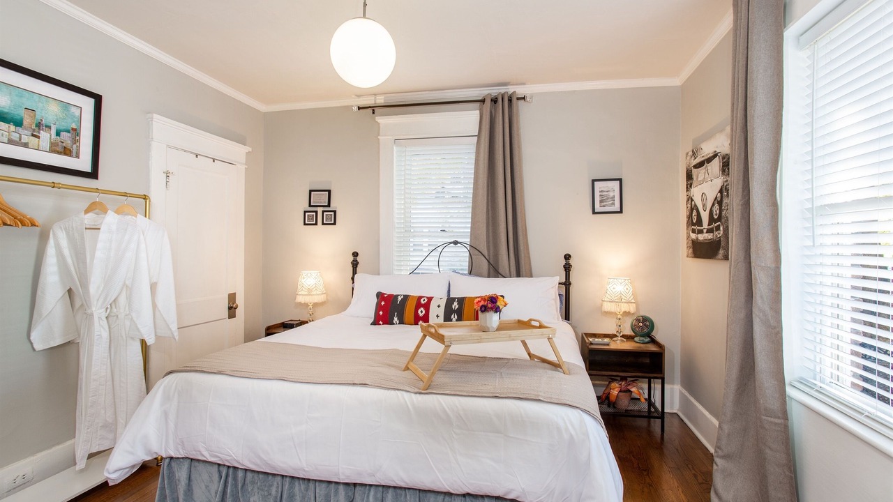 Photo of Bedroom in Hillsboro Village