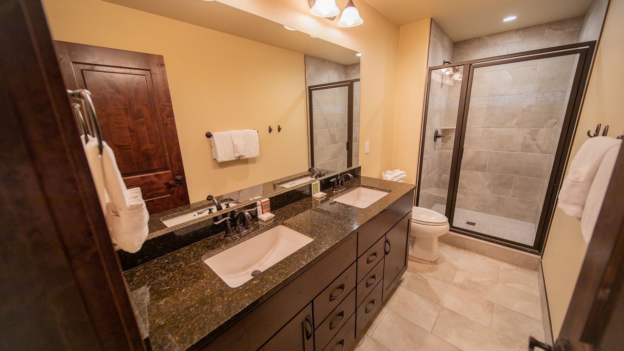 Photo of Bathroom in River Run