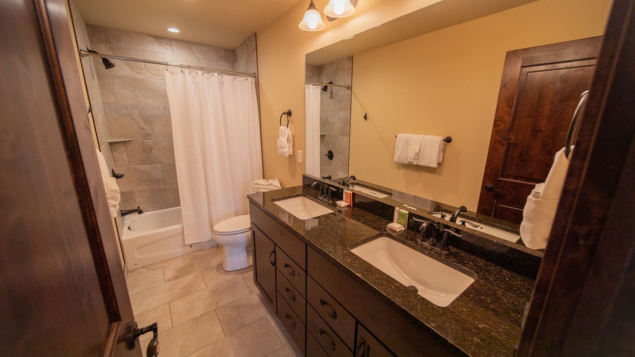 Photo of Bathroom in River Run