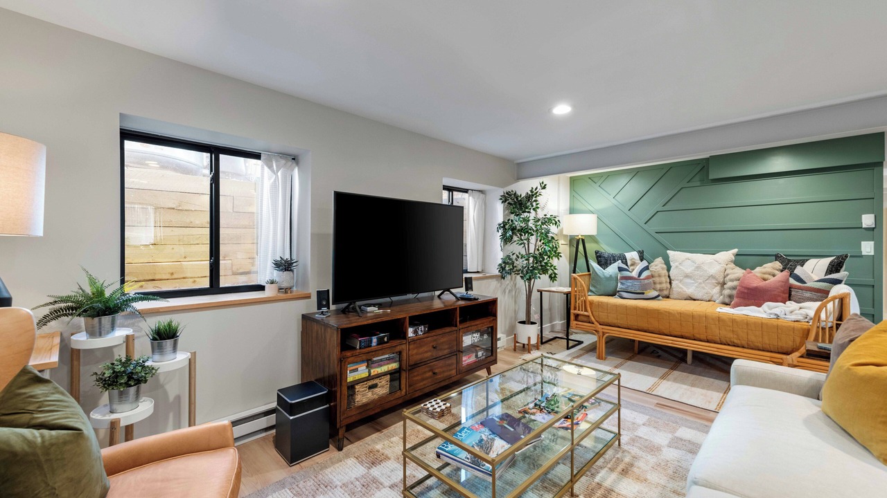 Photo of Livingroom in Gunbarrel