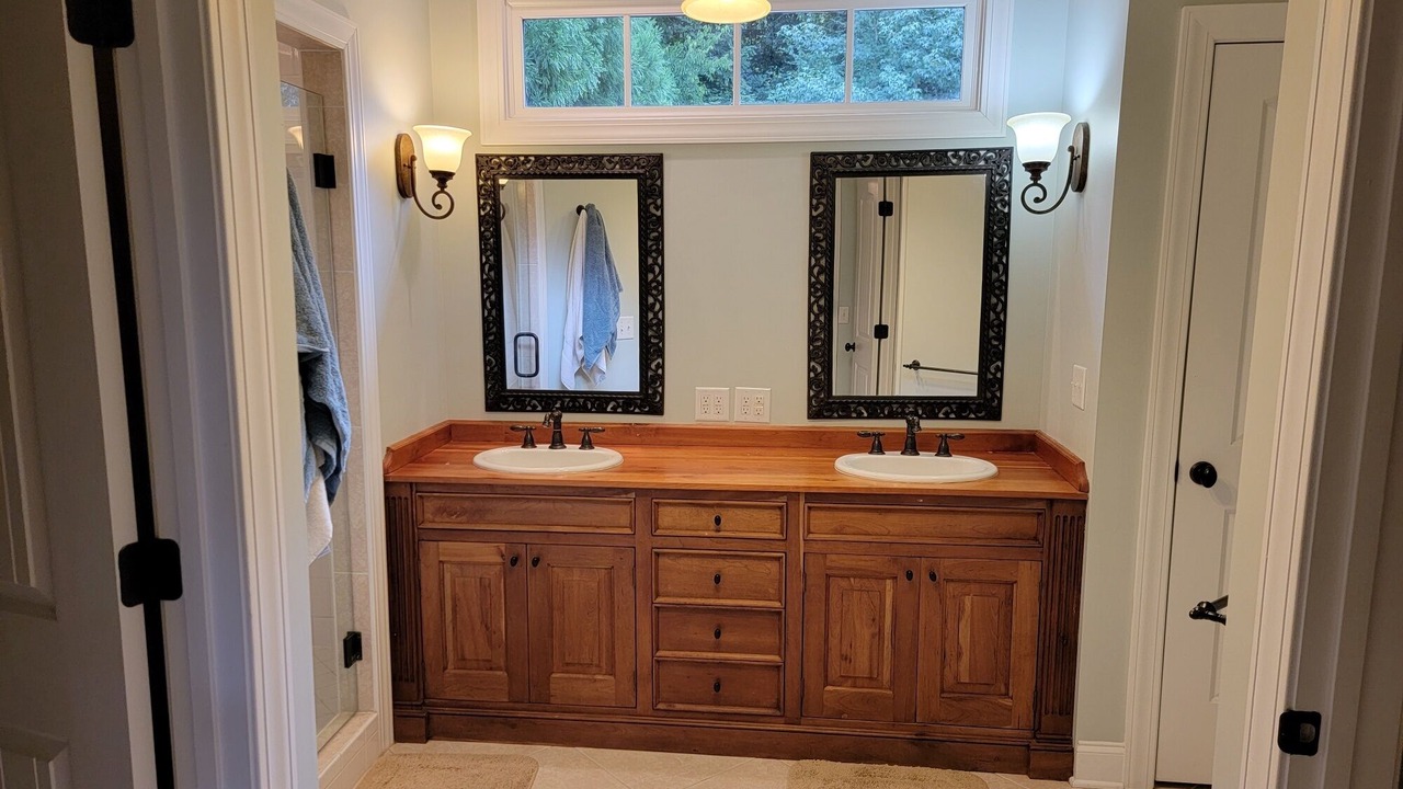 Photo of Bathroom in Ten Mile