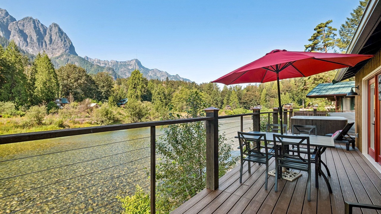 Photo of Outdoor in Gold Bar