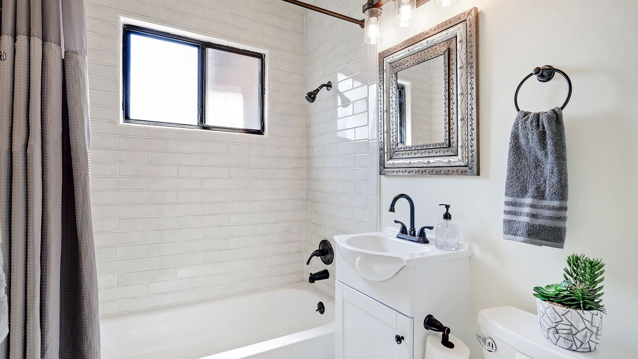 Photo of Bathroom in Rio Grande Blvd
