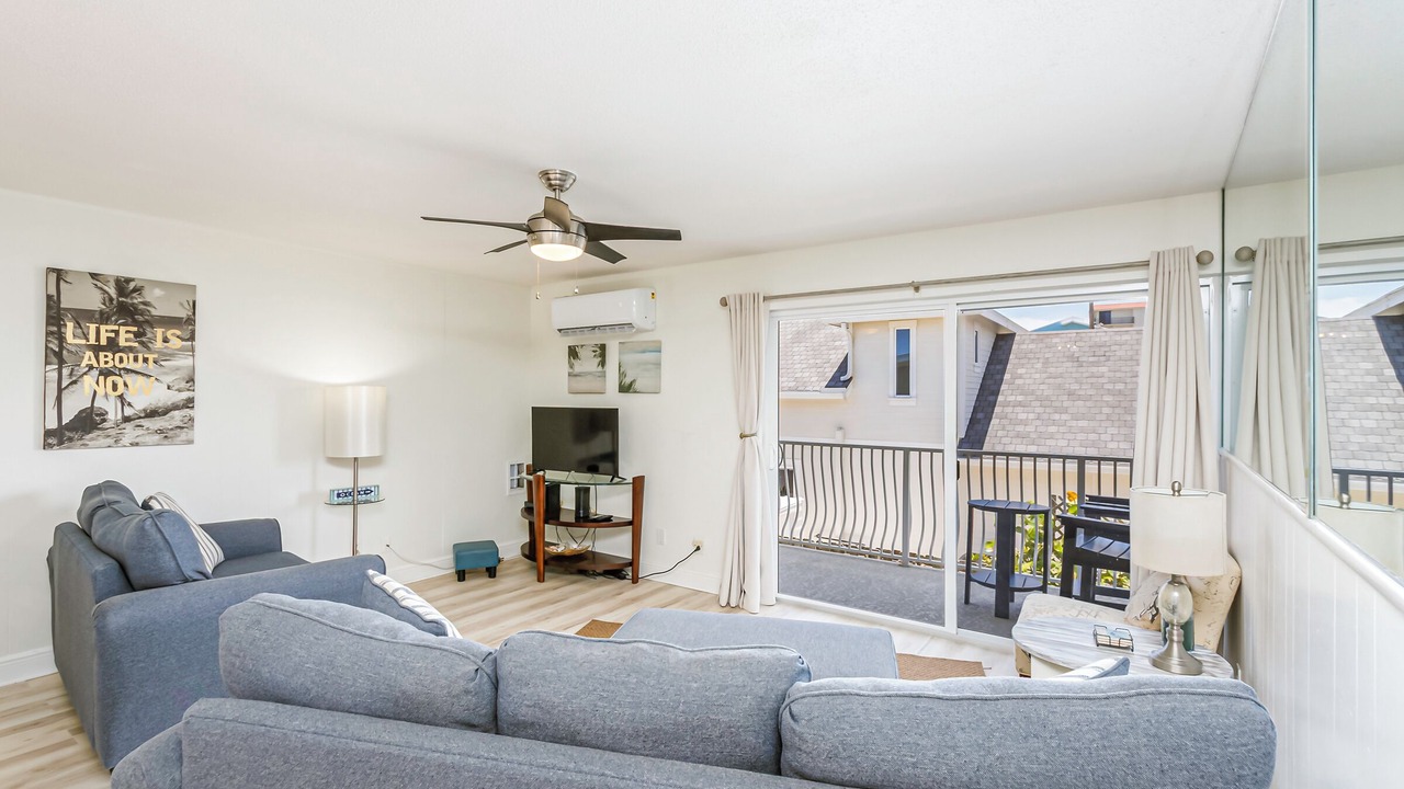 Photo of Livingroom in Crescent Beach