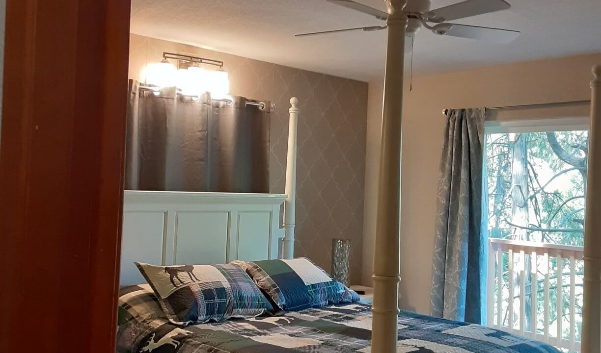 Photo of Bedroom in Crestline