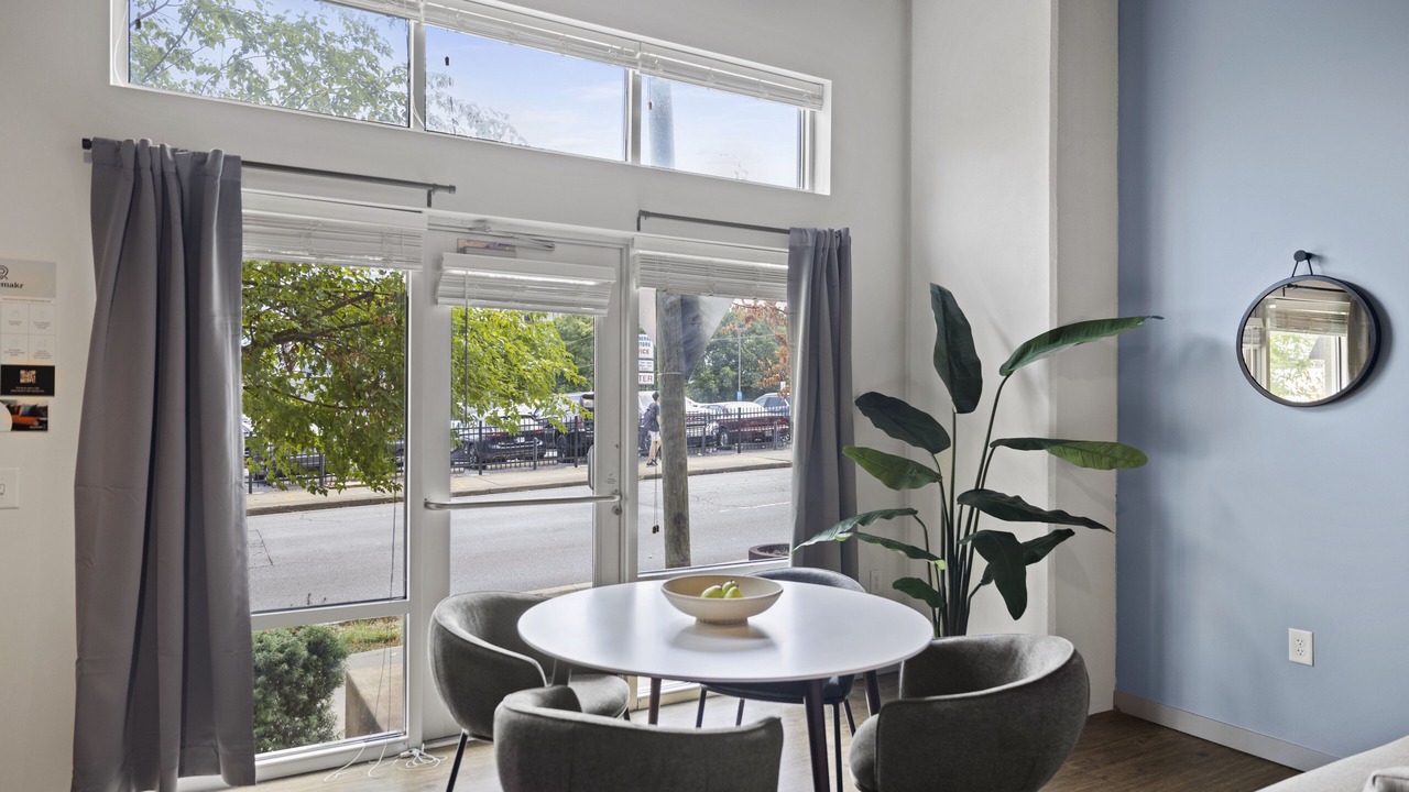 Photo of Livingroom in Midtown