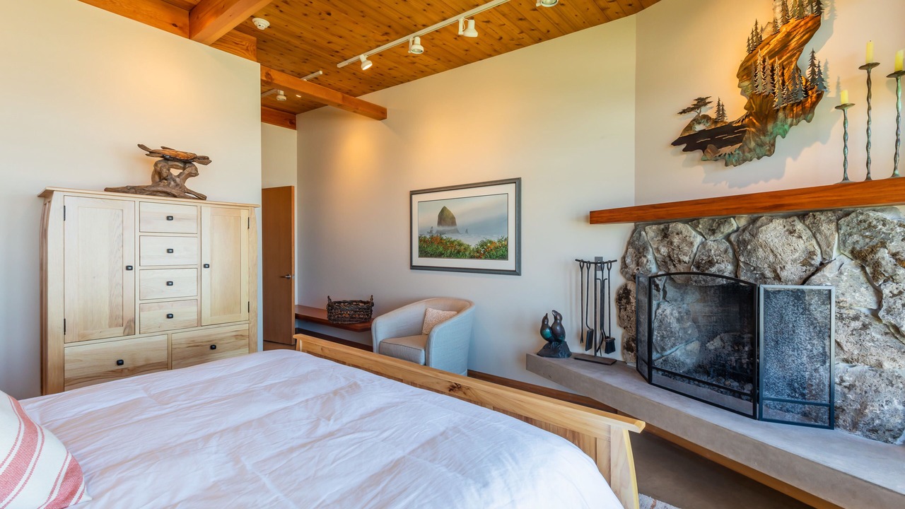 Photo of Bedroom in Arch Cape