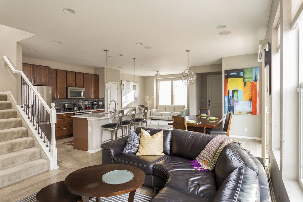 Photo of Livingroom in Aurora