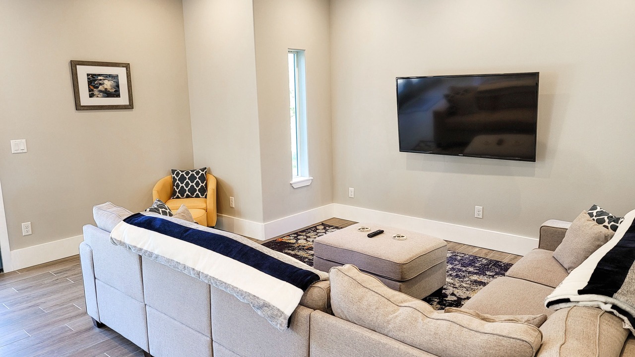 Photo of Bedroom in Netarts