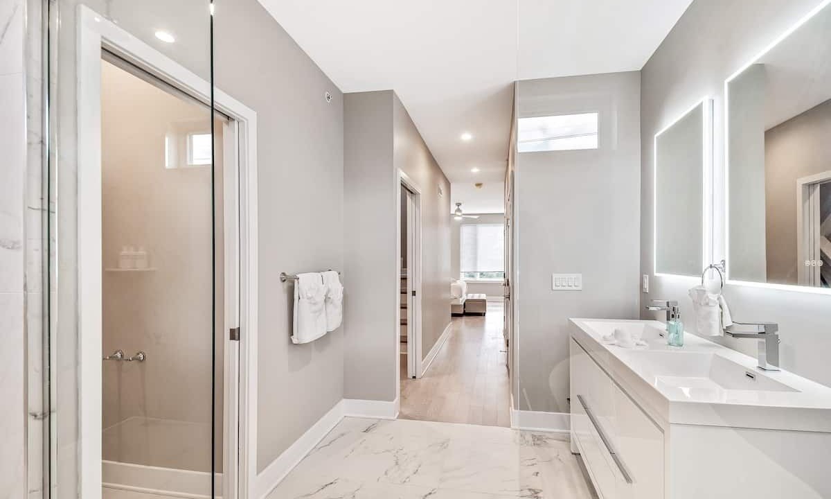 Photo of Bathroom in Point Breeze