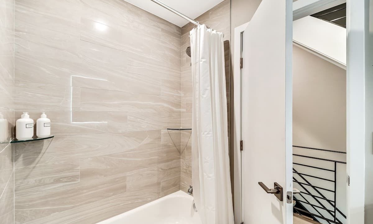 Photo of Bathroom in Point Breeze