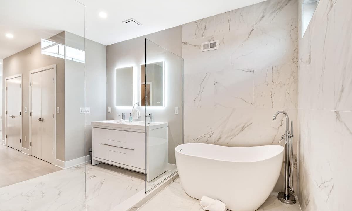 Photo of Bathroom in Point Breeze
