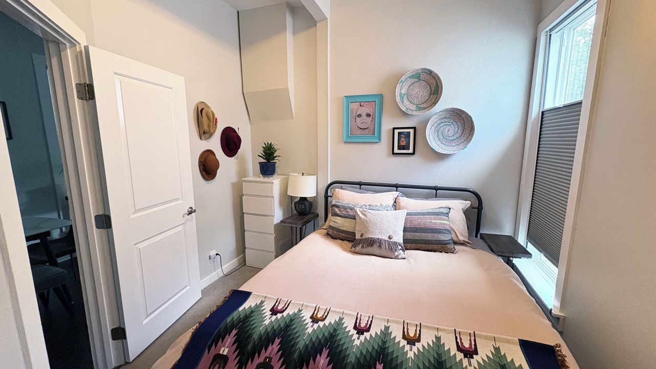 Photo of Bedroom in Lincoln Park